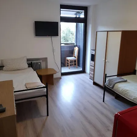 Schoene In Mit Grillplatz Und Balkon Affittacamere 3*