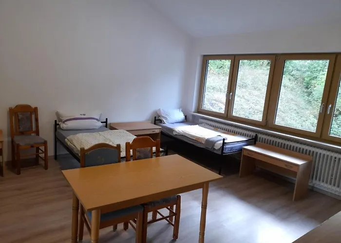 Гостевой дом Schoene In Mit Grillplatz Und Balkon Лоберг